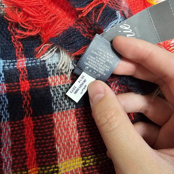 Aerie Plaid Woven Blanket Scarf - Red - 59x59 in - NWT - Picture 6 of 6